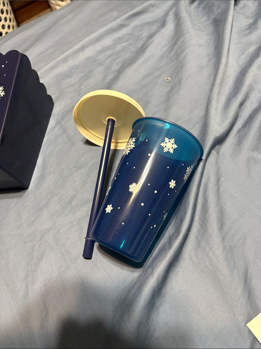 Navy Snowflake plastic Tumbler & Box Set new - Picture 5 of 8
